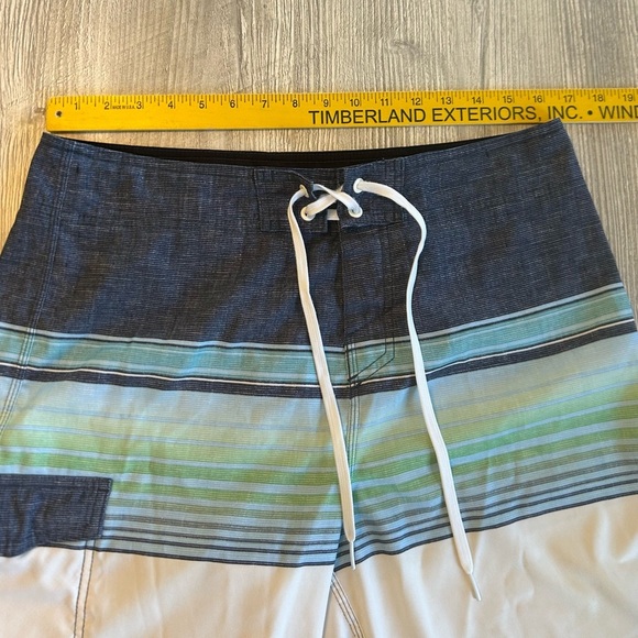 Hang Ten Blue Green Striped Drawstring Board Shorts Pocket Size 32 & Measures 32 - Picture 9 of 11